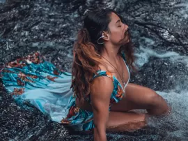 Qué beneficios tiene el uso de trajes de agua en los deportes acuáticos