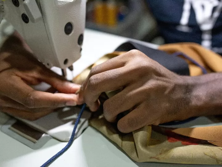 aguja de coser