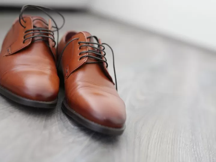 botas planas marrones