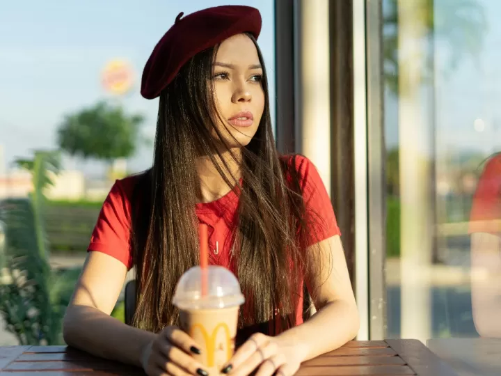 camiseta roja mujer