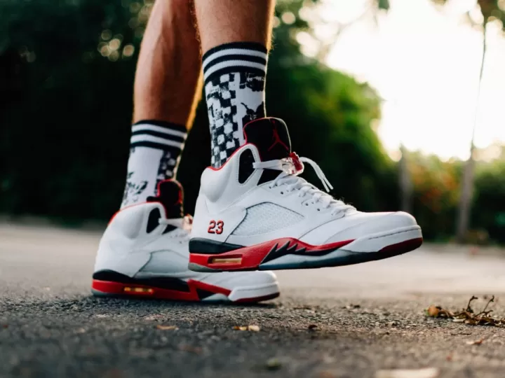 jordan 4 white black
