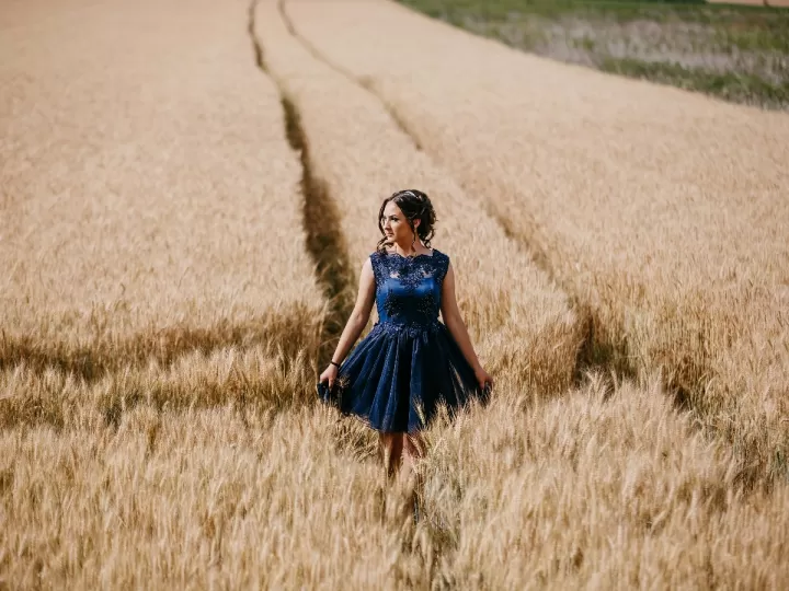 vestidos azul klein